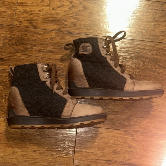 SOREL Evie II NW Lace Boot - Tobacco/Black size 7.5 - Picture 3 of 9